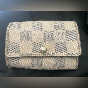 Authentic pre-owned Louis Vuitton Key Chain Case Damier Azur